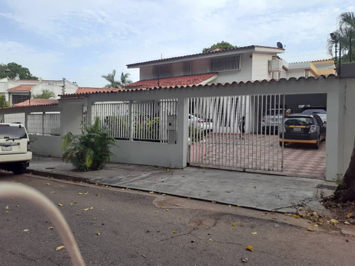 Grey Zuloaga Y Javier Philip Vende Casa De Dos Plantas En Urbanizacion Prebo Ii Calle Abierta Valencia Carabobo