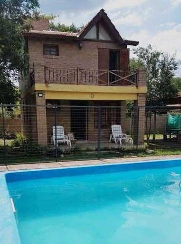 Chalet 2 Plantas Con Piscina Y Parque