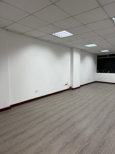 Oficina En Arriendo/venta En Fontibón. Cod A1614474