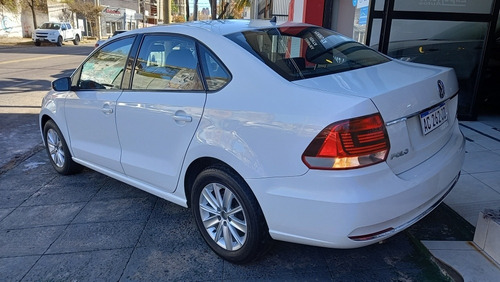Imagen 2 de 11 de Volkswagen Polo 2018 1.6 Msi Comfortline