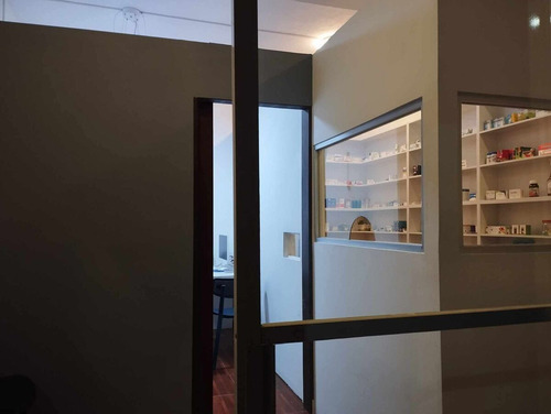 Se Traspasa Farmacia Con Consultorio Médico
