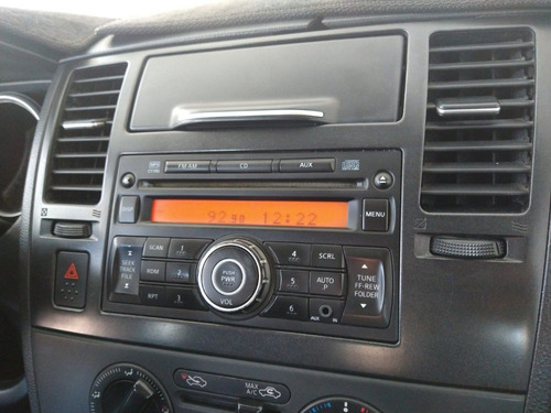 Imagen 7 de 11 de Nissan Tiida Hb Emotion Color Blanco 2011