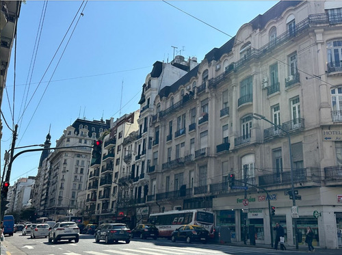 Venta Piso A Refaccionar Callao 300. Financia!