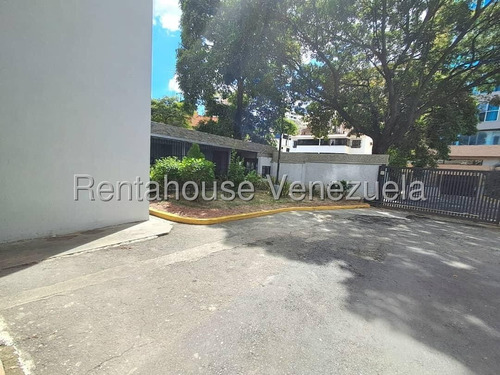 Ms En Estrategica Ubicacion, A Una Cuadra Del Cc Mediterranean Plaza, En Sabana Larga, Rentahouse Ofrece En Alquiler Amplio Apartamento (aprox.119 M2), Para Actualizar A Su Gusto, De 3 Habitaciones
