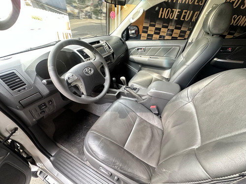 Toyota Hilux CD SRV D4-D 4x4 3.0 TDI Diesel Aut