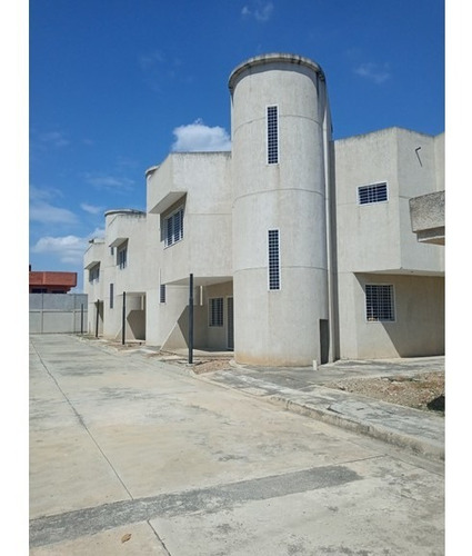 Venta Town House Santa Rita Urb. Los Reyes Ii(mls 928061)