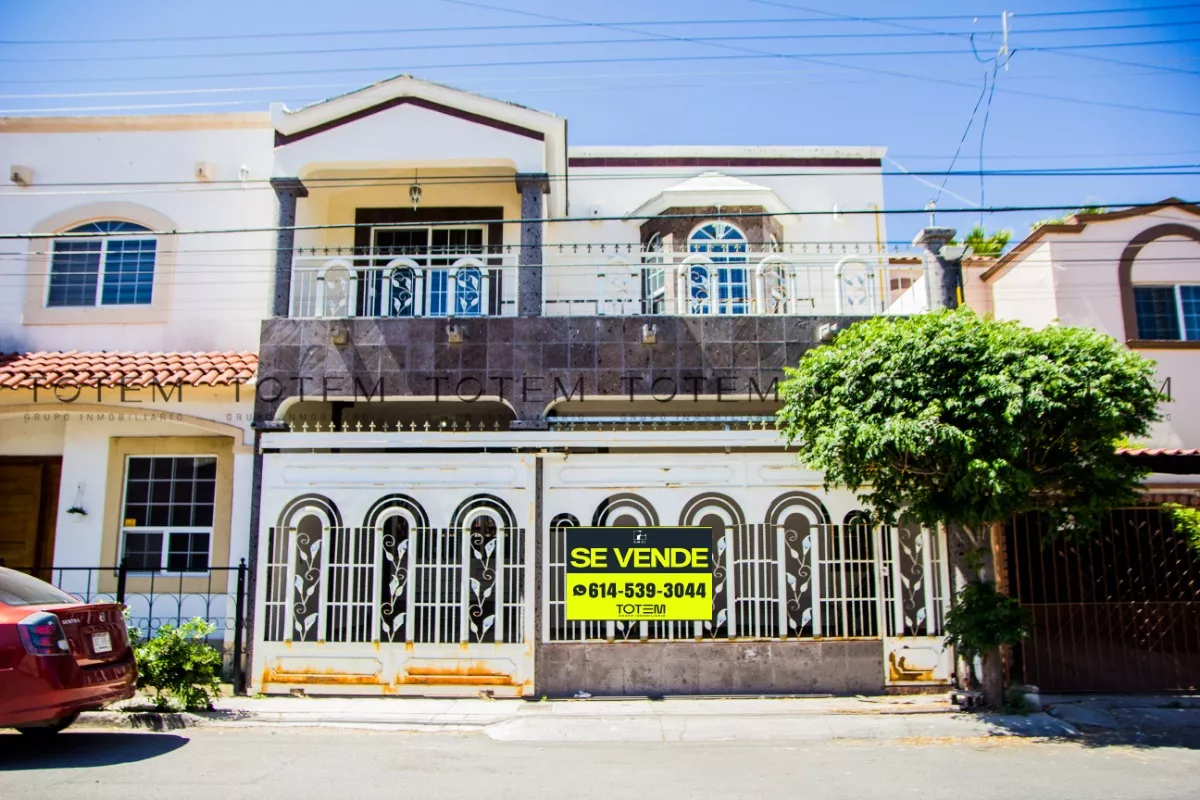 Casa En Venta En Paseos De Chihuahua