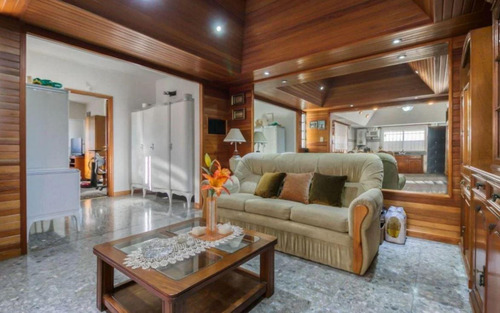 Imagen 2 de 30 de Casa Venta 2 Dormitorios ,2 Baños Y Pileta - Lote 10 X 40-150 Mts 2 Cubiertos- Los Hornos