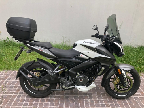 Bajaj Rouser Ns 200 Fi Usada C/baúl Y Parabrisas 2020 Um