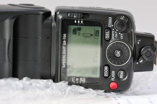 Flash Nikon Sb-700 Para Câmeras - Potência E Precisão Preto