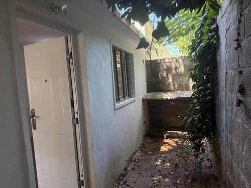 Alquiler Apartamento 2 Dormitorios Tipo Casa En Colon