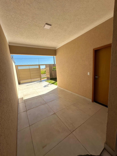 Vendo Casa Casa Com 03 Quartos Sendo Uma Suíte