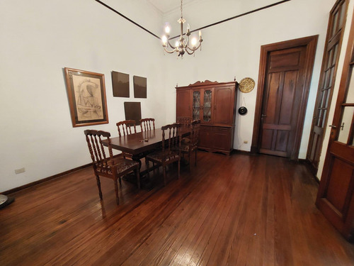 Casa En Venta De 250m² Con 7 Ambientes 2 Plantas Con Terraza Libre. Apto Crédito Rosario, Santa Fe