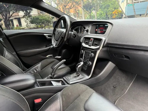 Volvo V40 2.0 T4 Drive-e R-design