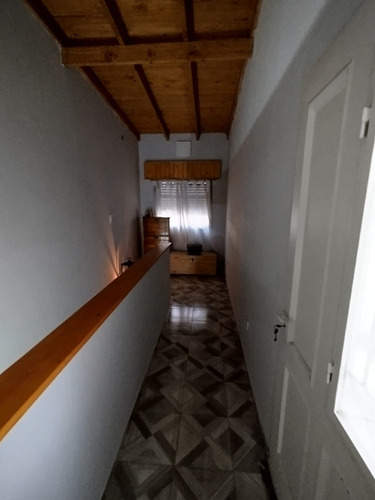 Casa De 3 Ambientes Con Fondo Libre!!!