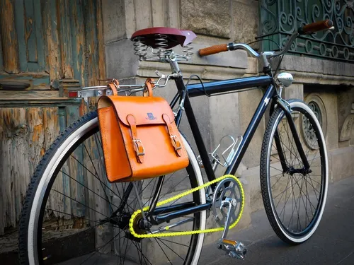 Accesorios para bicicletas Alforja de cuero por Leatherfinerwork, $189,00