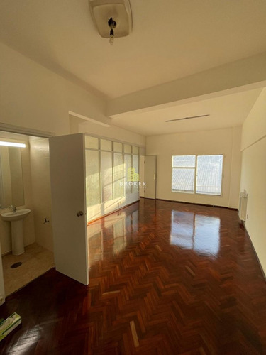 Imagen 4 de 8 de Alquiler Oficina Centro 49m2! Ejido Y 18!