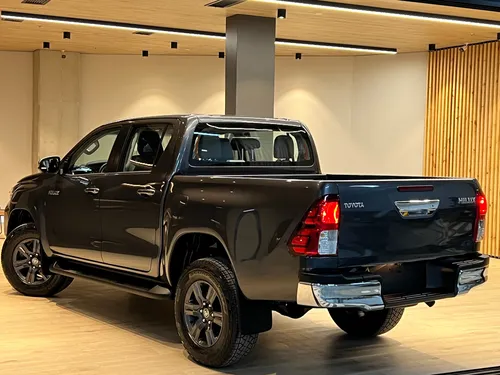 Toyota Hilux 2.7 4x4