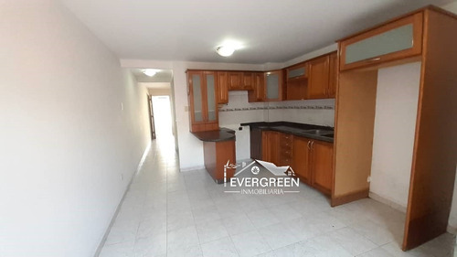 Imagen 4 de 11 de Townhouse En Venta - Av Centurion - Nueva Barcelona 04248116548