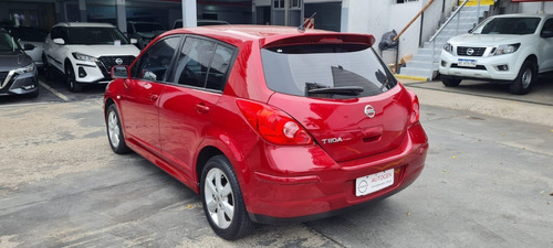 Imagen 6 de 10 de Nissan Tiida 1.8