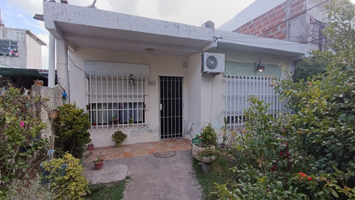 Casa En Venta  4 Ambientes W Morris 