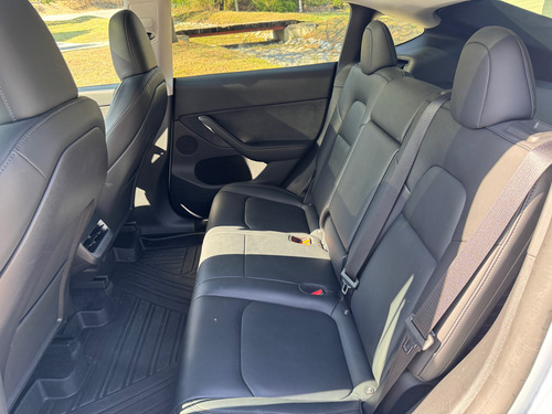 Tesla Model Y Performance Impecable