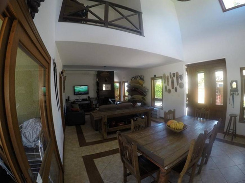 Imagem 3 de 15 de Casa Com 3 Dormitórios Em Condomínio Fechado No Campeche - 4055