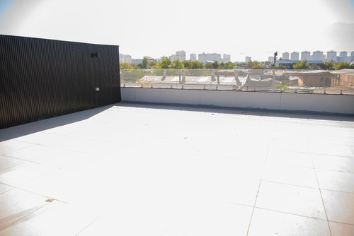 Edificio Industrial Con Bodegas Oficinas Y Terraza