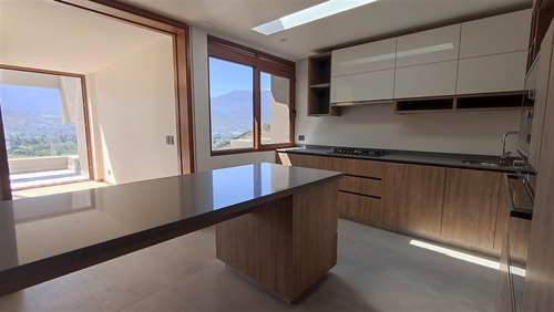 Casa En Venta En Lo Barnechea