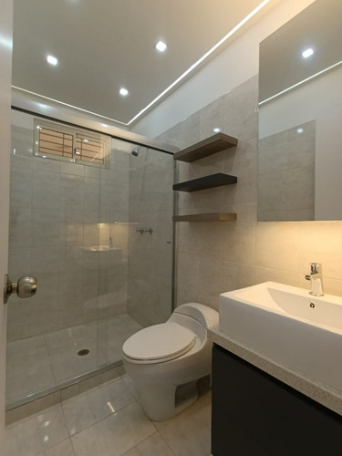 Apartamento En Venta En Res Vermont La Trigaleña Alta Valencia Mj