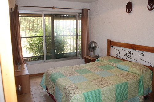 Casa En Balneario Piriapolis, Maldonado. Cerca De La Playa