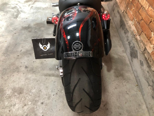 Linda Fxst Baixíssima Km Customizada Escapes Vance&hines Sku