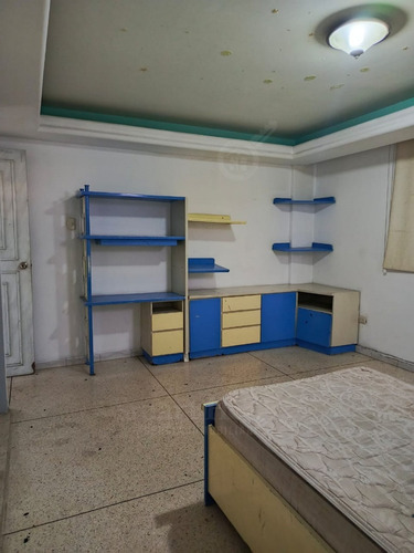 Llev18m- Mjev22m Smart House Vende Apartamento En El Centro