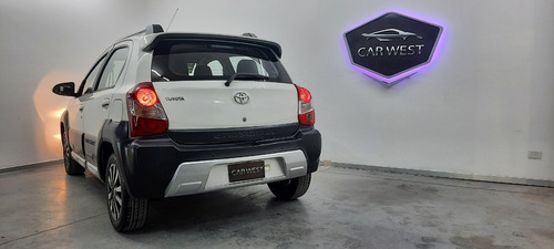 Toyota Etios Cross 1.5 2015 Carwestok