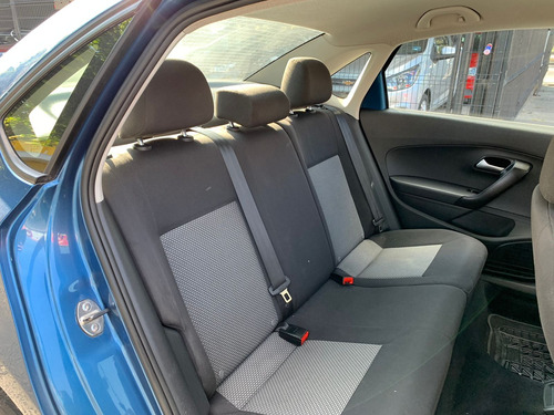 Volkswagen Vento 2.0 Confortline Mt
