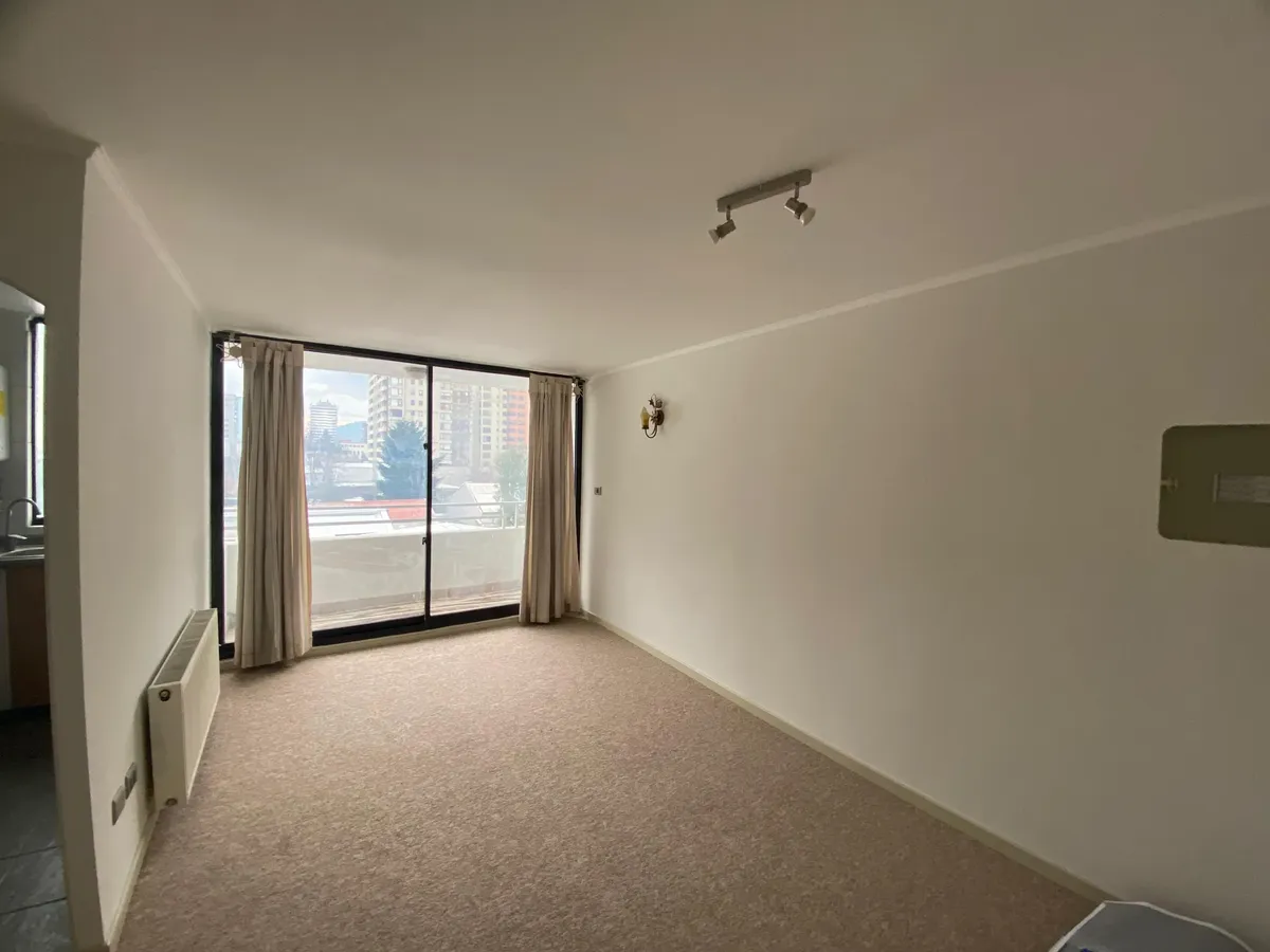 Imagen 3 de 7 de Vendo Departamento En Temuco, Sector Centro, 1d, 1b, Living