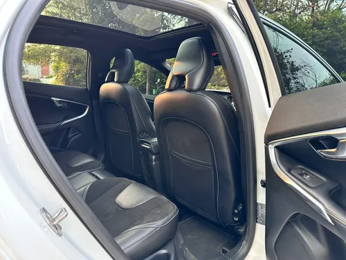 Volvo V40 2.0 T4 Drive-e R-design