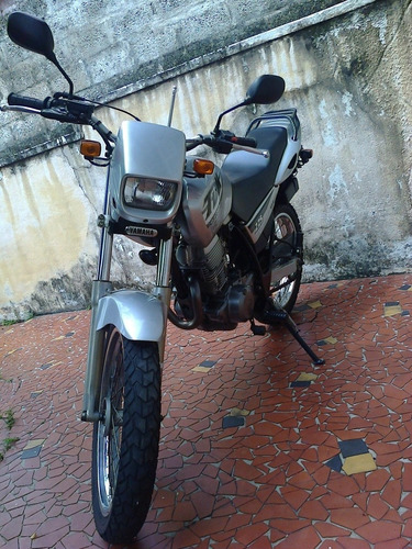 Imagem 2 de 8 de Yamaha Tdm225