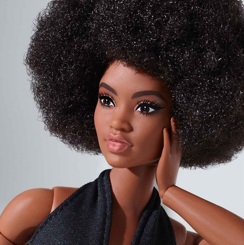 Imagem 11 de 11 de Barbie Signature Looks Curvy Morena Macação Preto Ms Sj