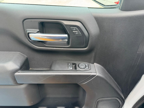 Chevrolet Silverado 4.3 V6 1500 WT Cabina Regular 4x2 At