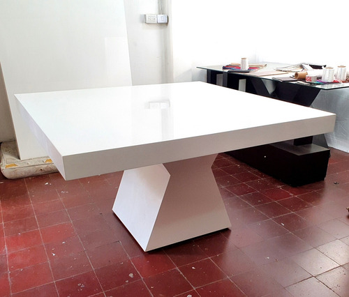 Mesa Sofi Laqueada Pulida Efecto Cristal 1.30 X 1.30 Mts.