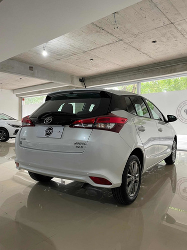 Imagen 9 de 15 de Toyota Yaris 2022 1.5 107cv Xls Cvt Sepautos