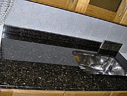 Imagen 4 de 10 de Mesada De Granito Gris 120x55