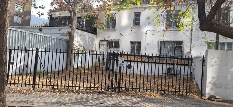 Imagen 1 de 11 de Se Vende Amplia Casa En Manuel Montt