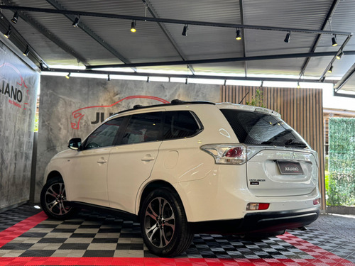 Mitsubishi Outlander OUTLANDER 3.0/ GT 3.0 V6 Aut.