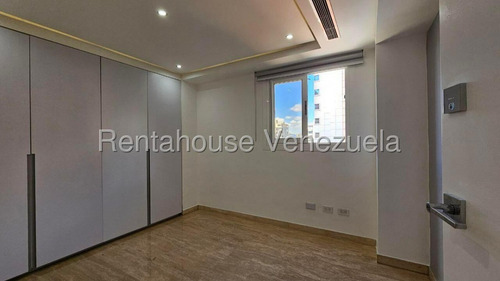 Apartamento Remodelado En Alquiler El Rosal De 73,26 Mtrs2 Pd