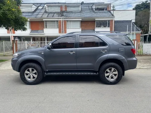 Toyota Fortuner 3.0 Sr5