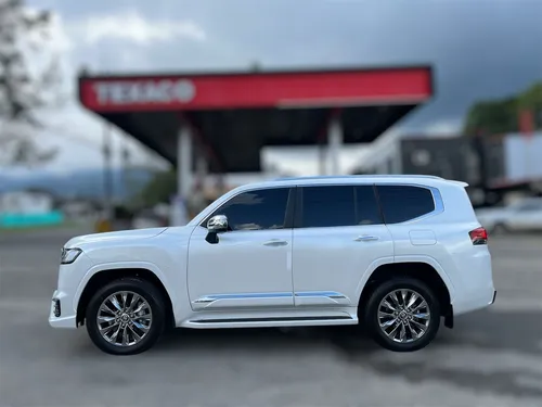 Toyota Land Cruiser 300 Vx.r