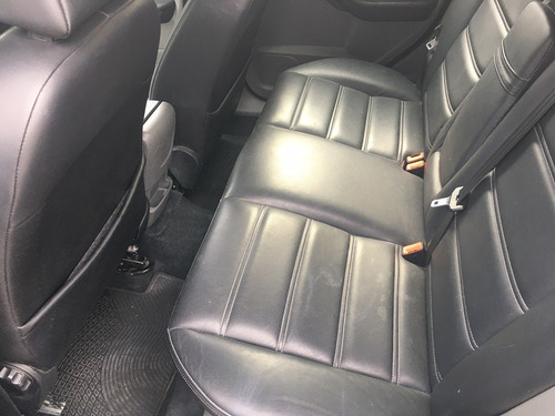 Ford Focus Ghia Automatic-2011 Expoeste
