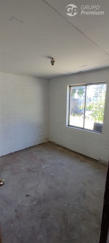 Casa En Venta De 2 D, 1 B, Amplio Patio, En Villa Alegre